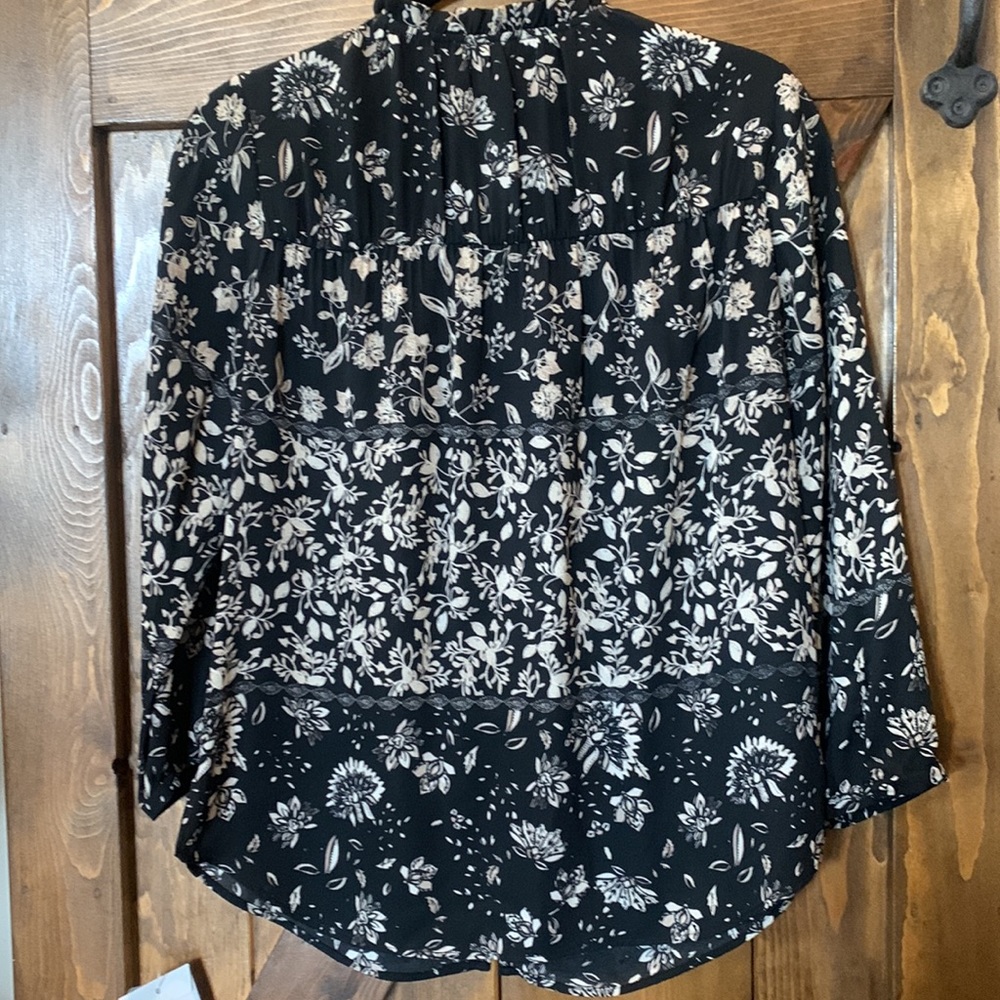 Floral Top - Picture 4 of 6